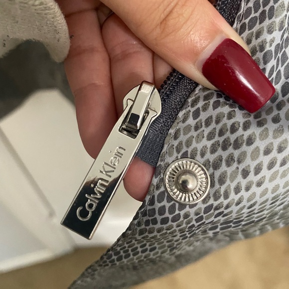 Calvin Klein Snakeskin Rain Jacket Anorak - Size Small - Picture 6 of 6